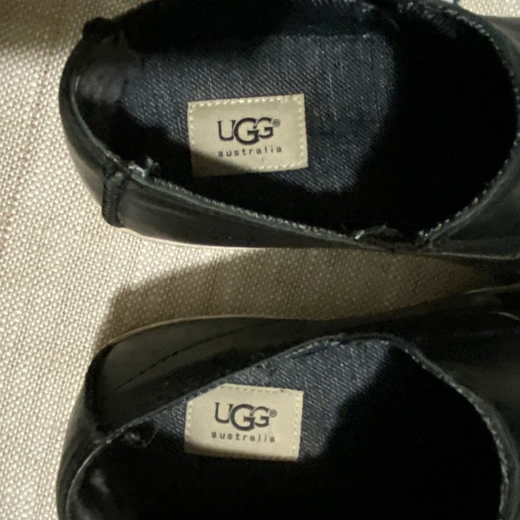 Ugg Australia  Mens Black Leather Slip-On Casual Shoes- Sz-8 - Picture 5 of 16